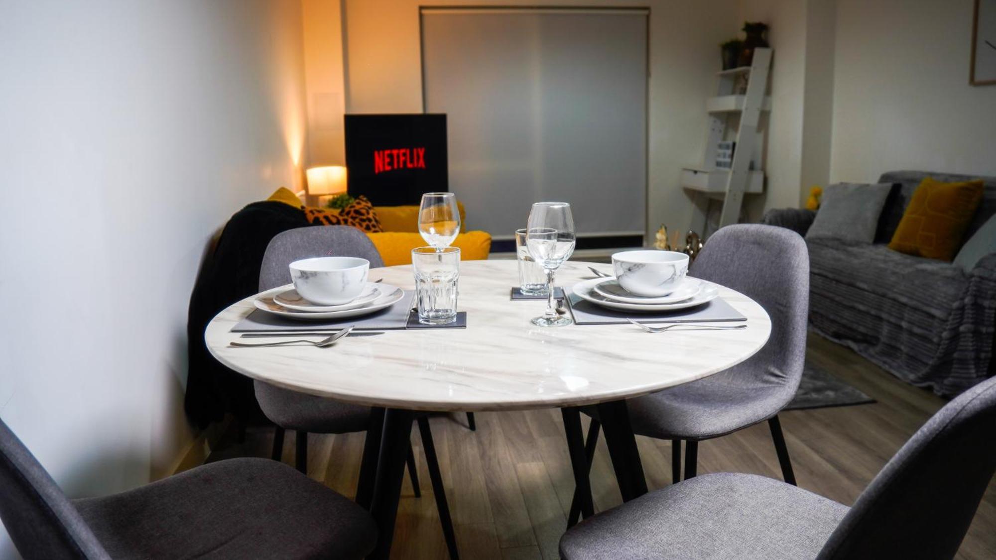 Manchester City Centre Apt With Balcony & Free Parking - Including Free 1-Hour Late Check-Out For Bookings On The 29Th 31St May, Justeat Voucher For 2-Night Stays Minimum! Luaran gambar