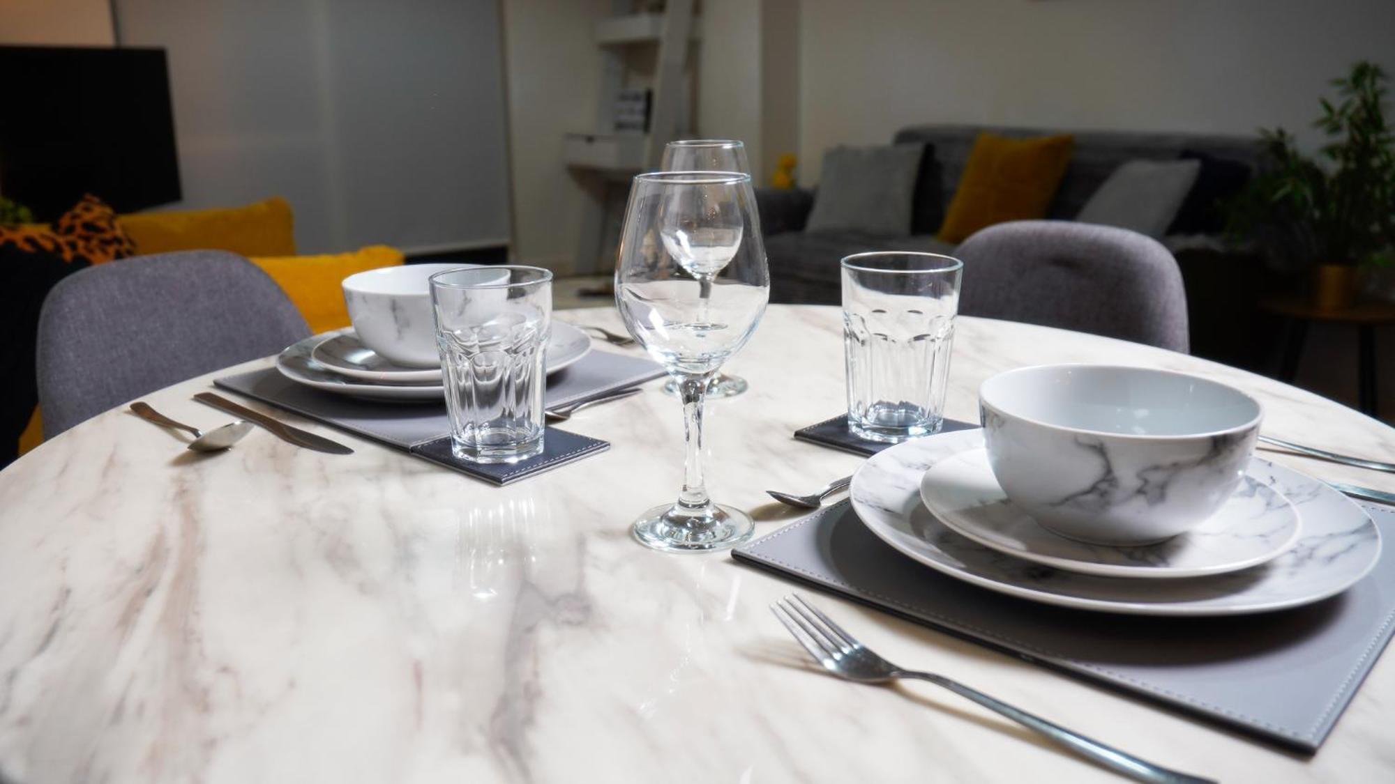 Manchester City Centre Apt With Balcony & Free Parking - Including Free 1-Hour Late Check-Out For Bookings On The 29Th 31St May, Justeat Voucher For 2-Night Stays Minimum! Luaran gambar