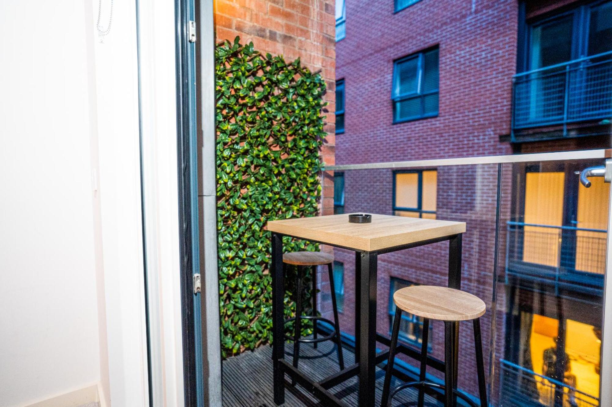 Manchester City Centre Apt With Balcony & Free Parking - Including Free 1-Hour Late Check-Out For Bookings On The 29Th 31St May, Justeat Voucher For 2-Night Stays Minimum! Luaran gambar