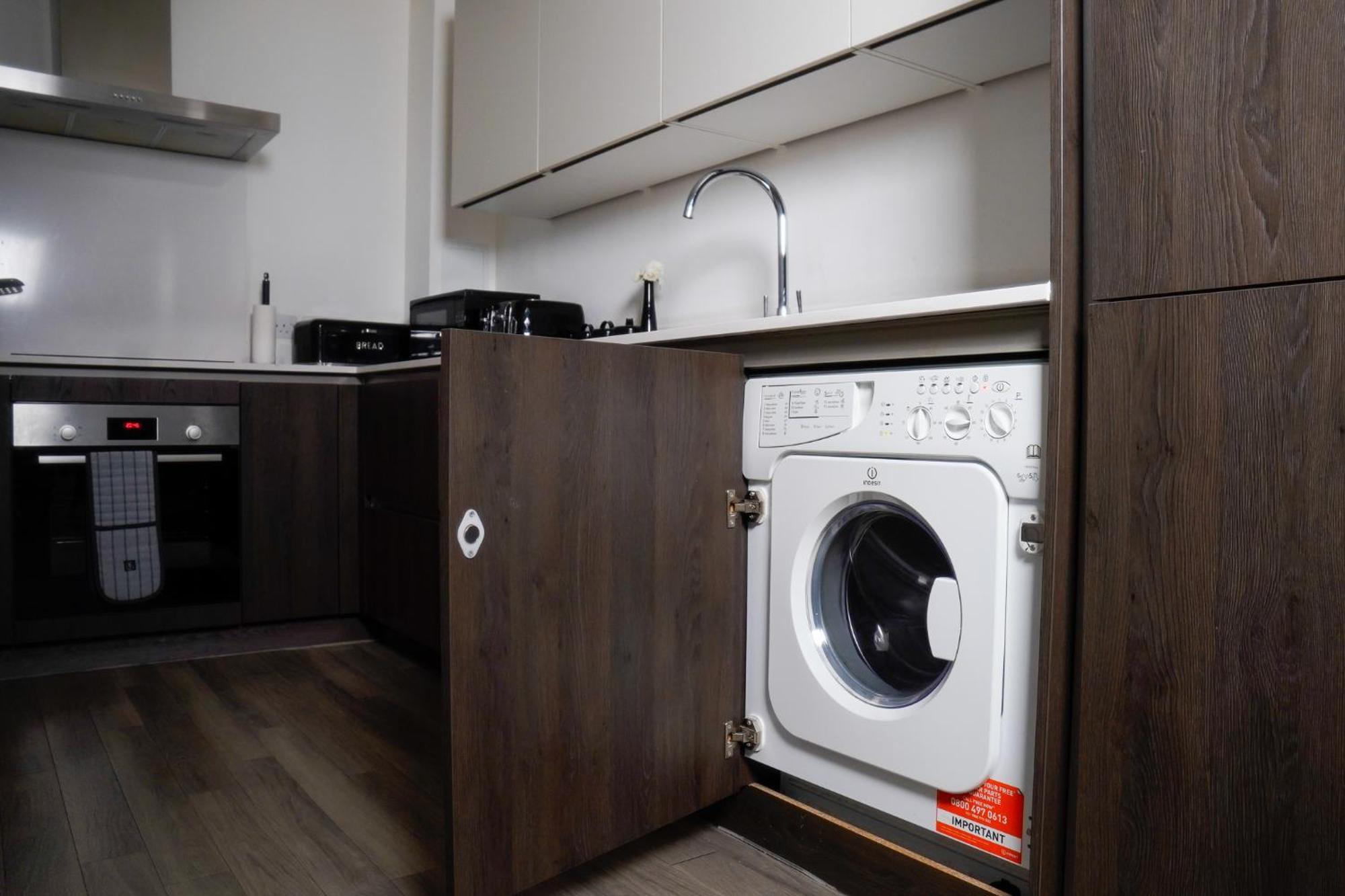 Manchester City Centre Apt With Balcony & Free Parking - Including Free 1-Hour Late Check-Out For Bookings On The 29Th 31St May, Justeat Voucher For 2-Night Stays Minimum! Luaran gambar