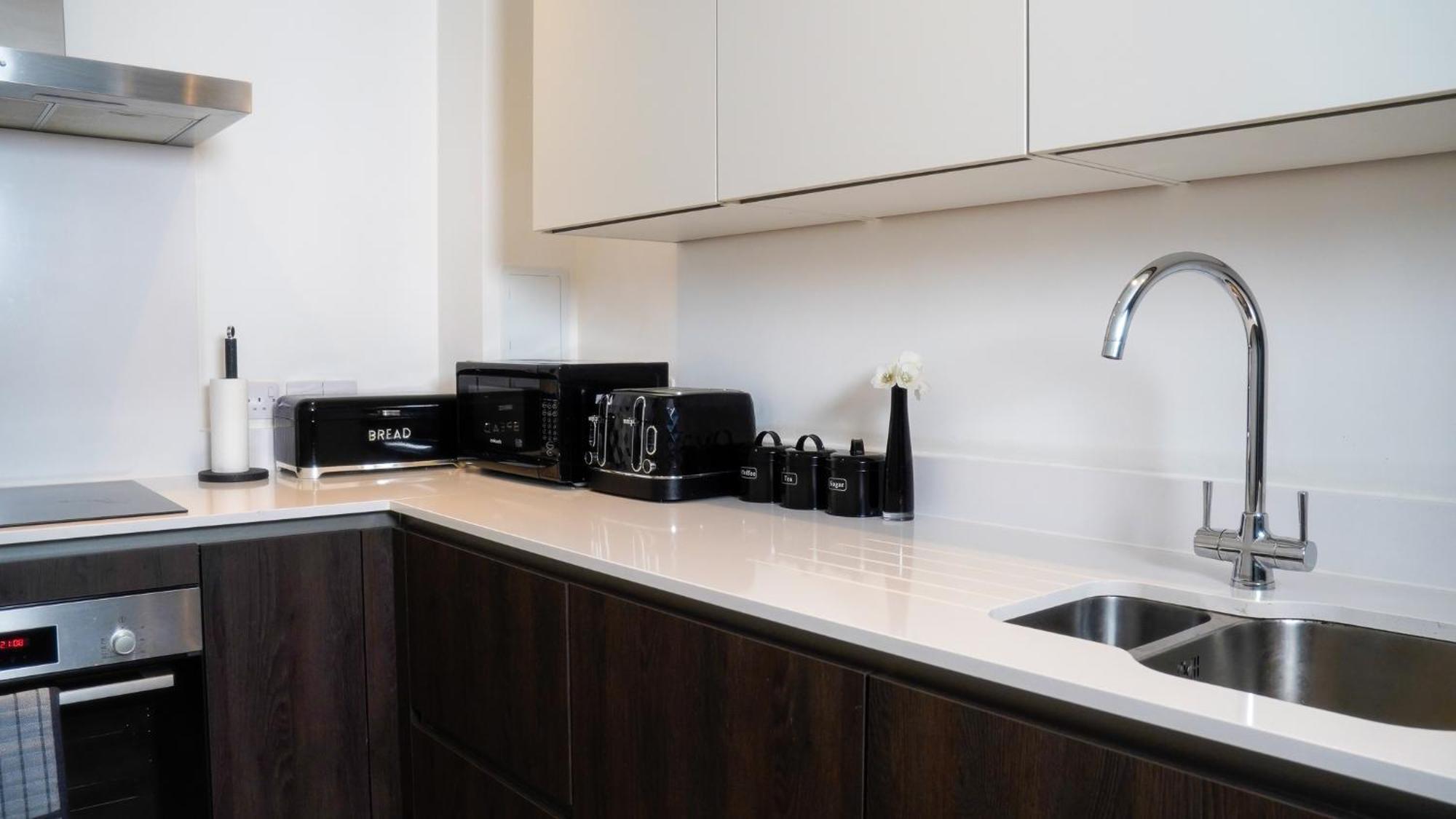Manchester City Centre Apt With Balcony & Free Parking - Including Free 1-Hour Late Check-Out For Bookings On The 29Th 31St May, Justeat Voucher For 2-Night Stays Minimum! Luaran gambar